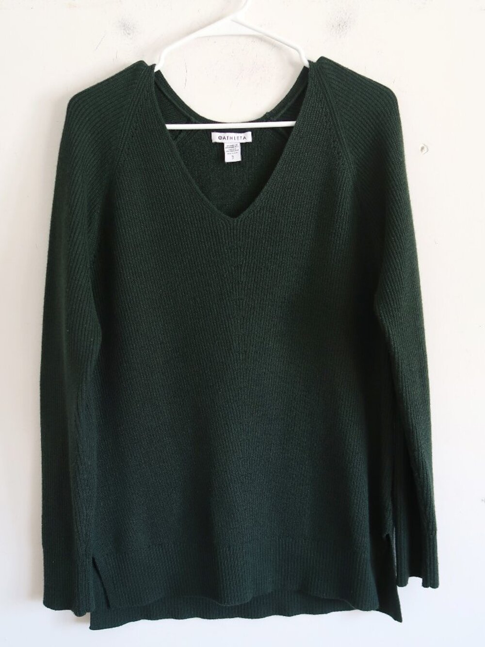 Athleta Green V-Neck Sweater - Size Small Petite